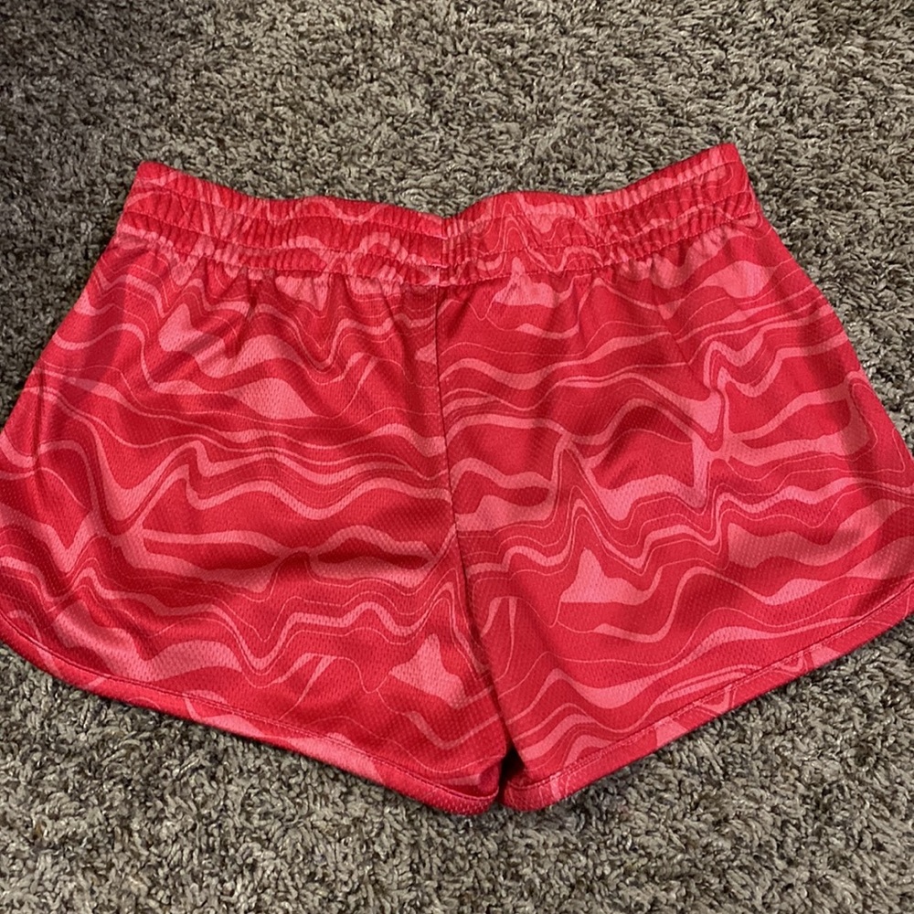 Under Armour shorts, size small - Picture 4 of 4